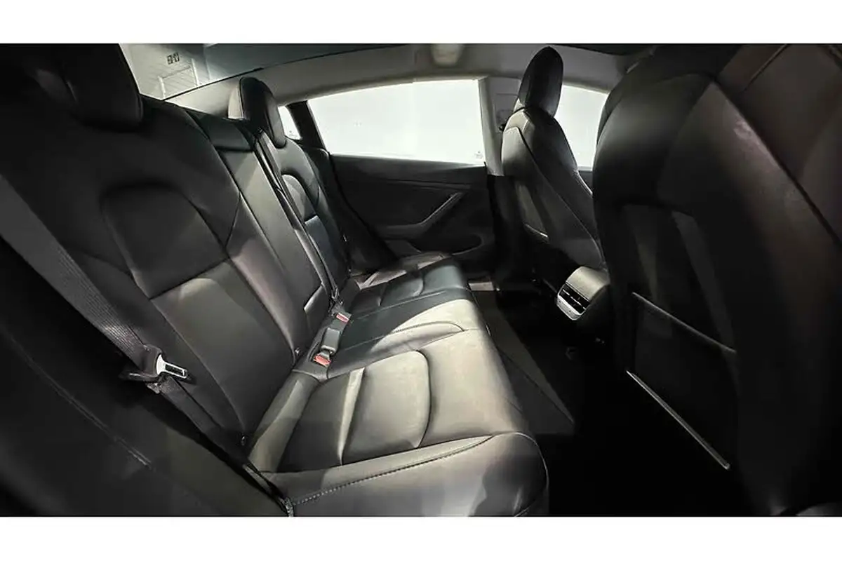 2020-tesla-model-3-e-performance-big-26