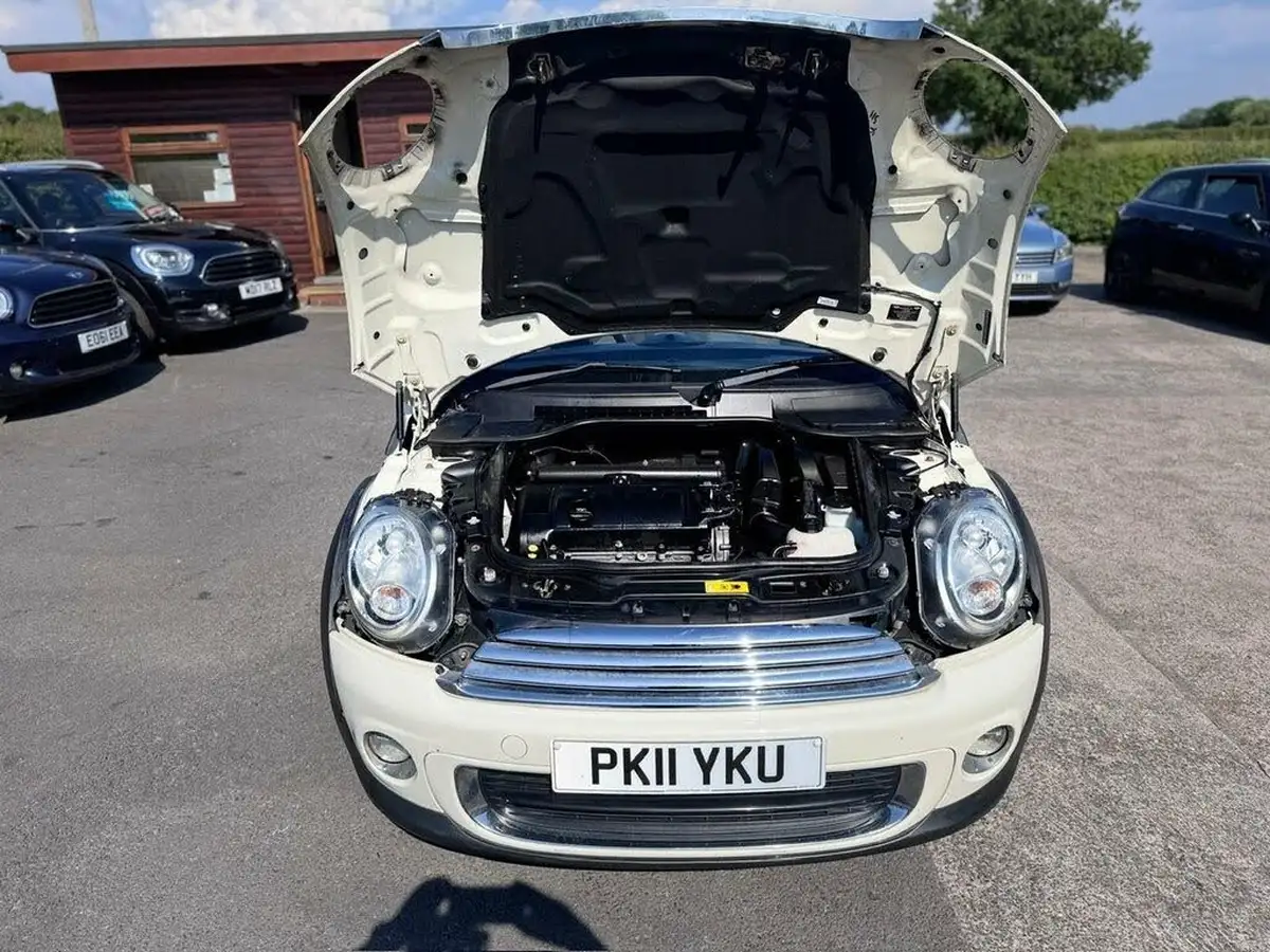 2011-mini-cooper-16-one-98bhp-convertible-2d-big-8
