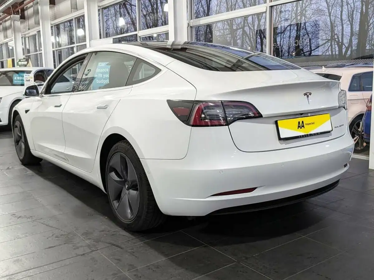 2020-tesla-model-3-e-long-range-big-8