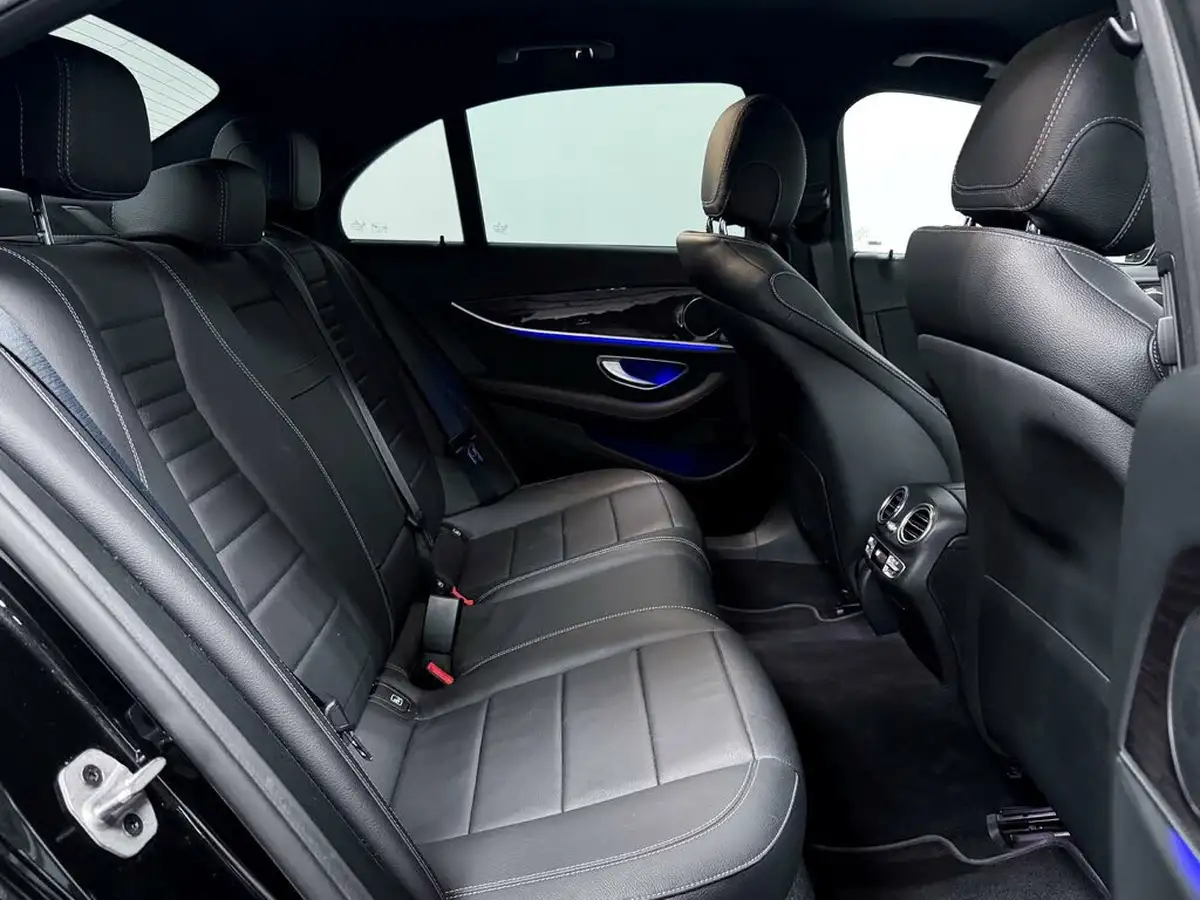 2021-mercedes-benz-e-class-20d-e300de-amg-line-edition-eq-power-saloon-4d-big-42