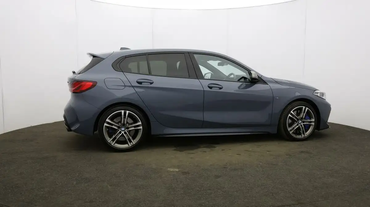 2022-bmw-1-series-20-m135i-xdrive-big-45