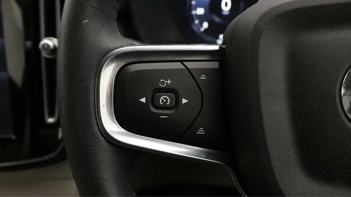 2020-volvo-xc40-20-b4-inscription-pro-big-23