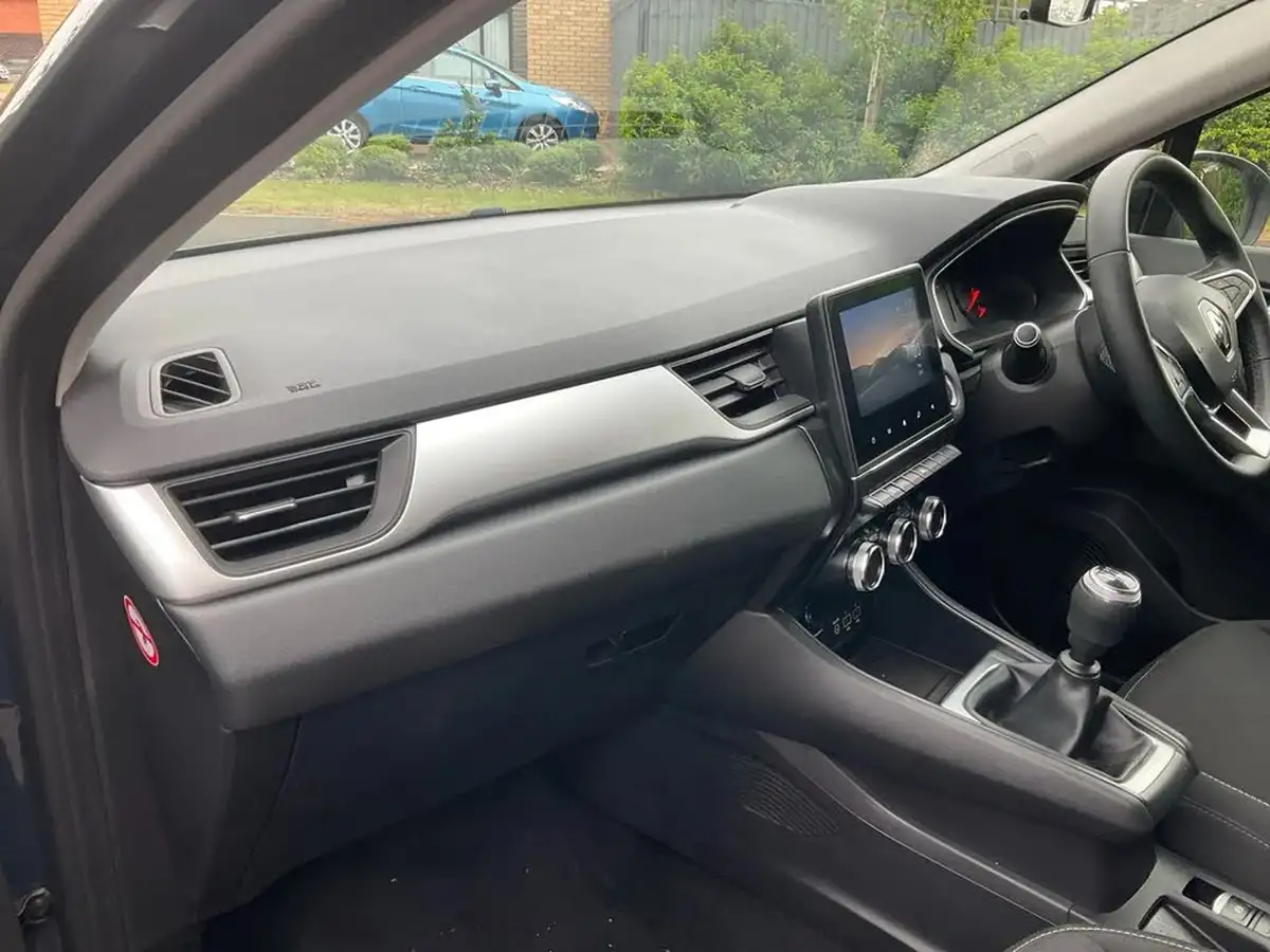 2021-renault-captur-10-tce-iconic-90ps-big-12