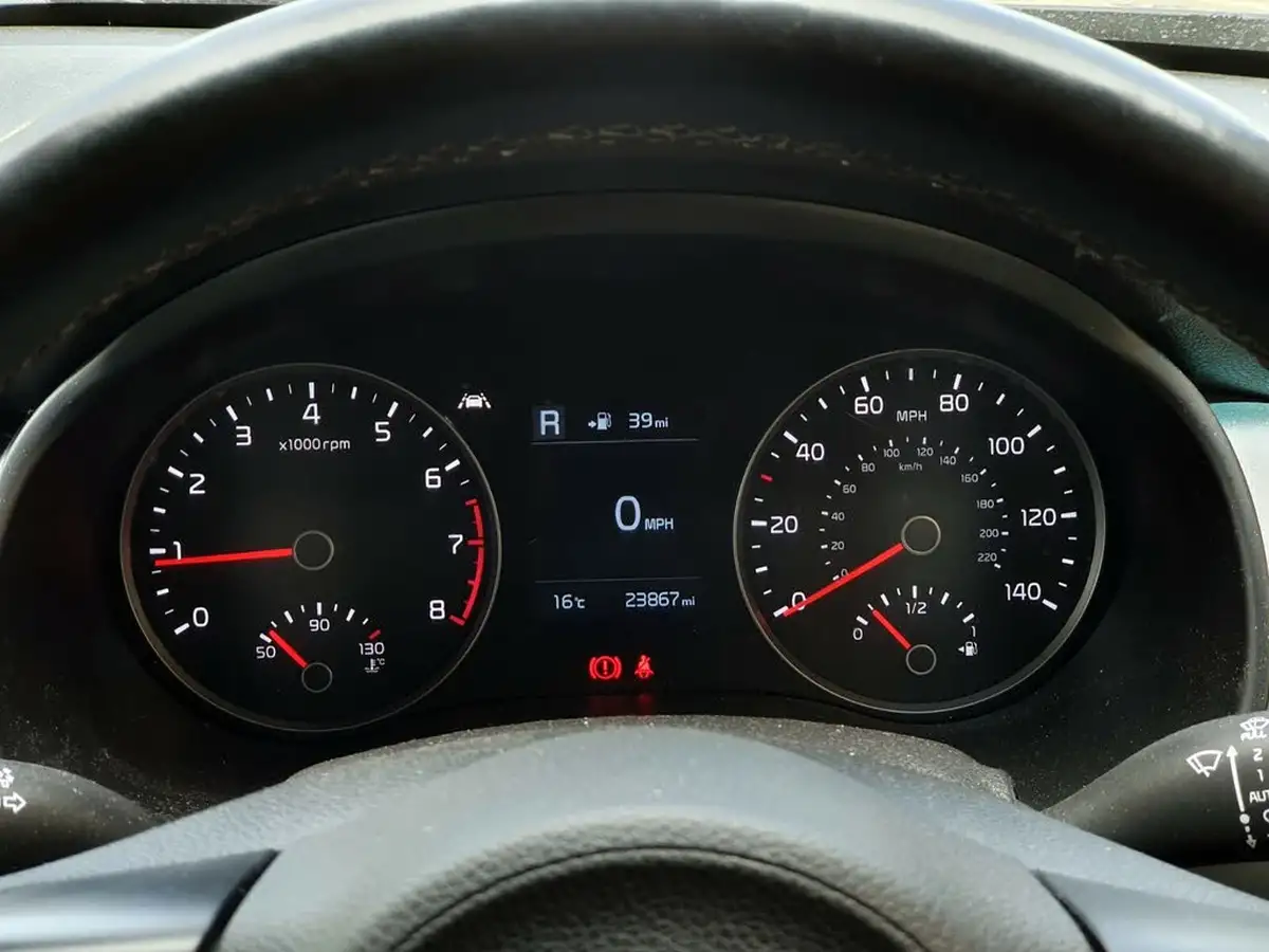 2019-kia-stonic-10-t-gdi-4-dct-big-24
