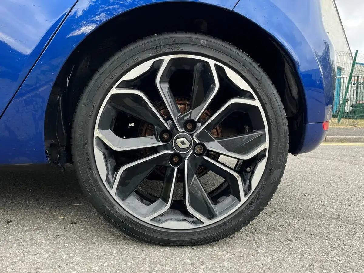 2018-renault-clio-09-tce-iconic-75ps-big-17