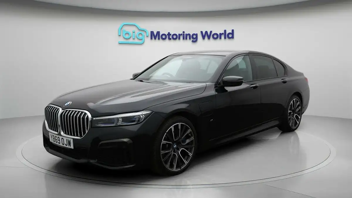 2019-bmw-7-series-30-745e-m-sport-big-3