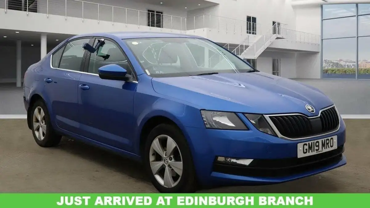 2019-skoda-octavia-16tdi-se-technology-hatchback-dsg-big-0