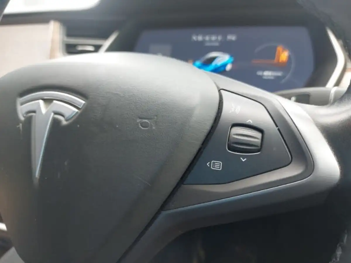 2019-tesla-model-s-e-long-range-big-15