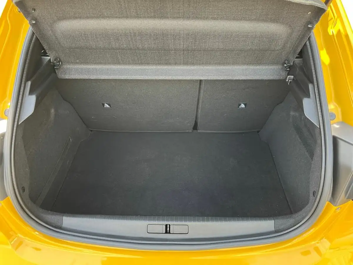 2022-peugeot-208-12-puretech-active-premium-75ps-big-11