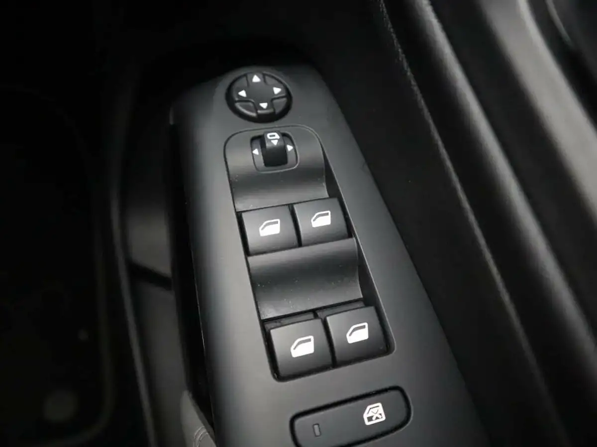 2022-citroen-c5-aircross-12-puretech-shine-plus-eat8-big-37