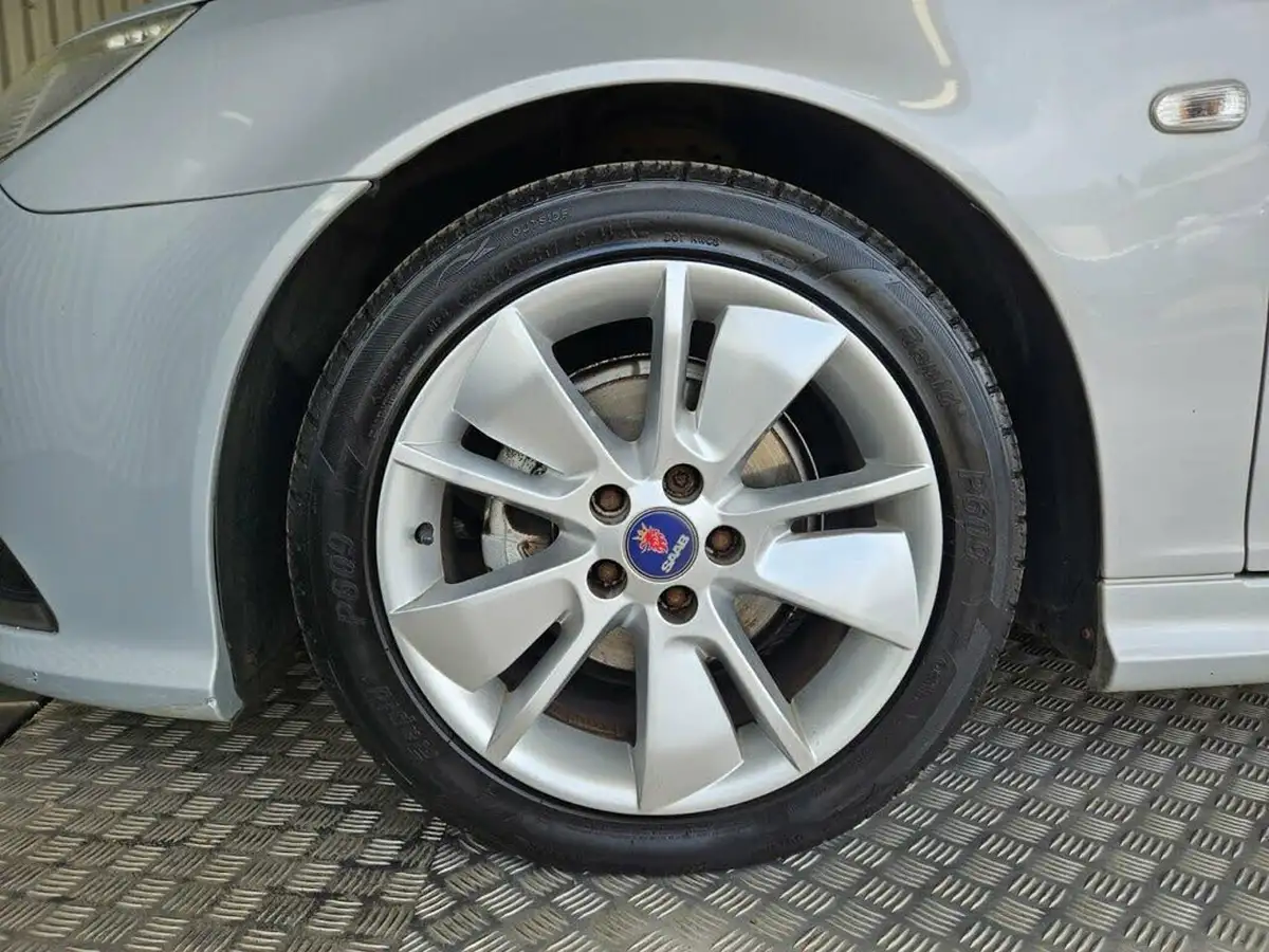 2010-saab-9-3-big-12