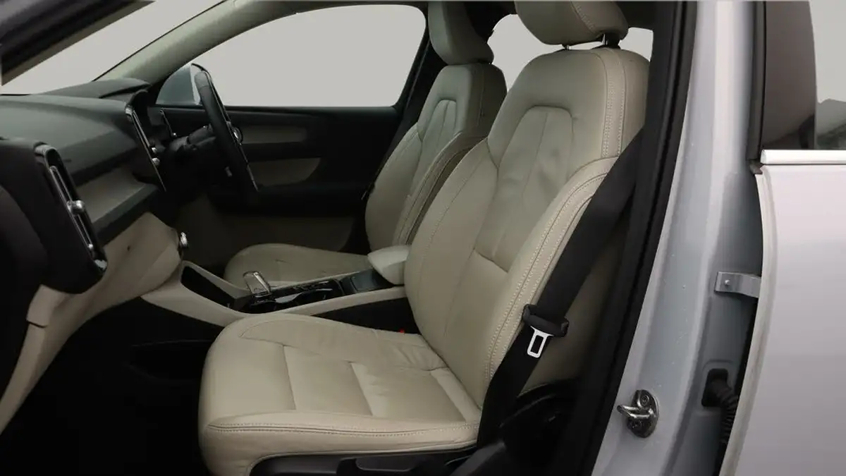2022-volvo-xc40-20-b4-inscription-awd-big-14