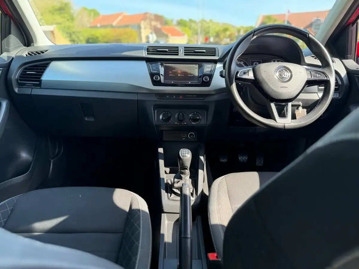 2019-skoda-fabia-10-mpi-se-75ps-ss-hatchback-big-22