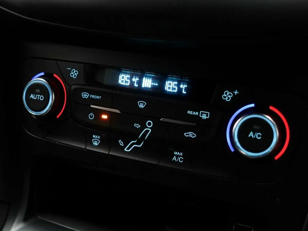 2018-ford-focus-10t-st-line-x-140ps-hatchback-big-34