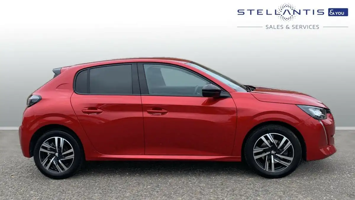 2023-peugeot-208-12-puretech-allure-premium-100ps-big-1