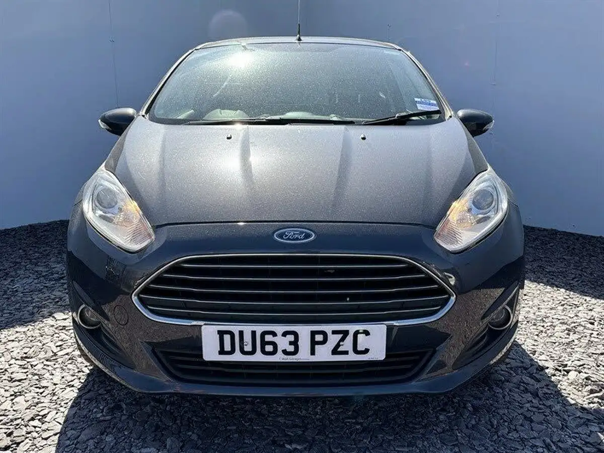 2013-ford-fiesta-125-zetec-3d-big-1