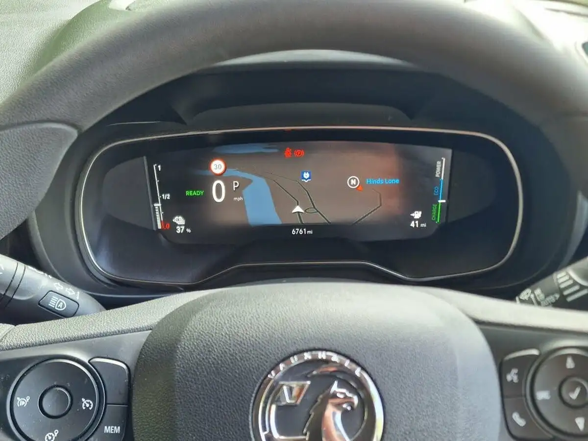 2023-vauxhall-combo-life-e-design-xl-big-24