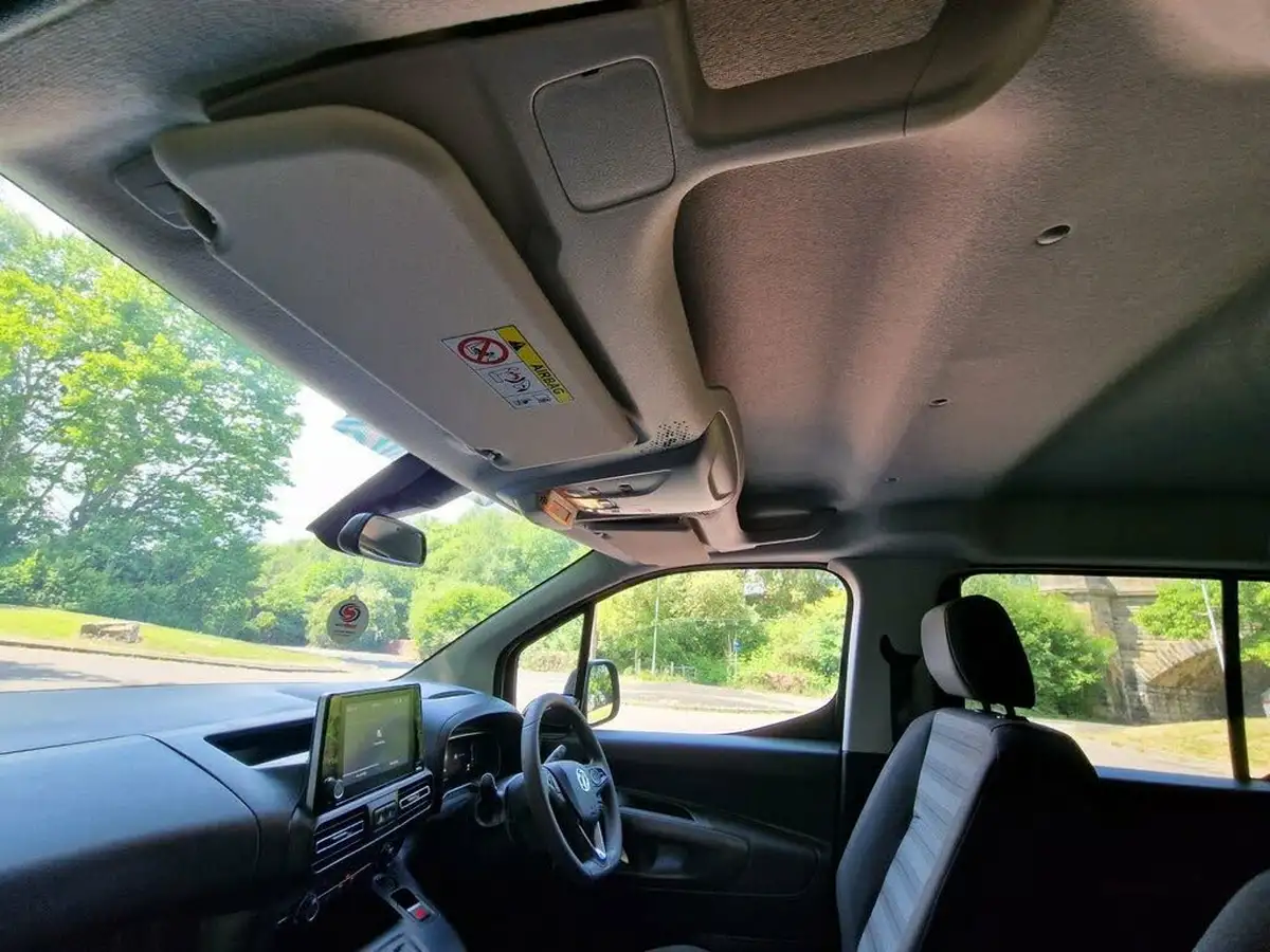 2023-vauxhall-combo-life-e-design-xl-big-48