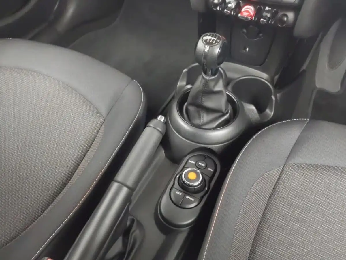 2021-mini-cooper-15-cooper-classic-hatchback-5d-big-9