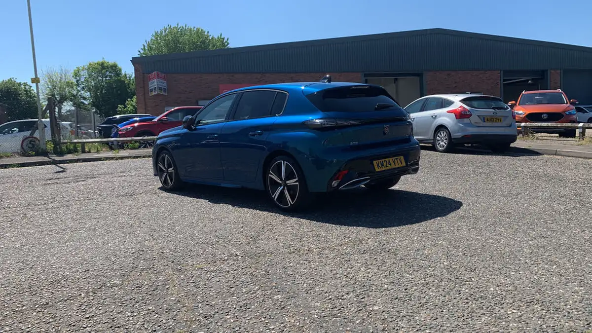 2024-peugeot-308-12-puretech-gt-130ps-ss-eat8-big-4