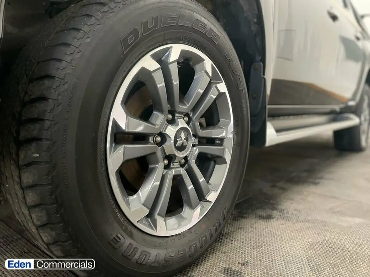 2020-mitsubishi-l200-22di-d-warrior-big-7