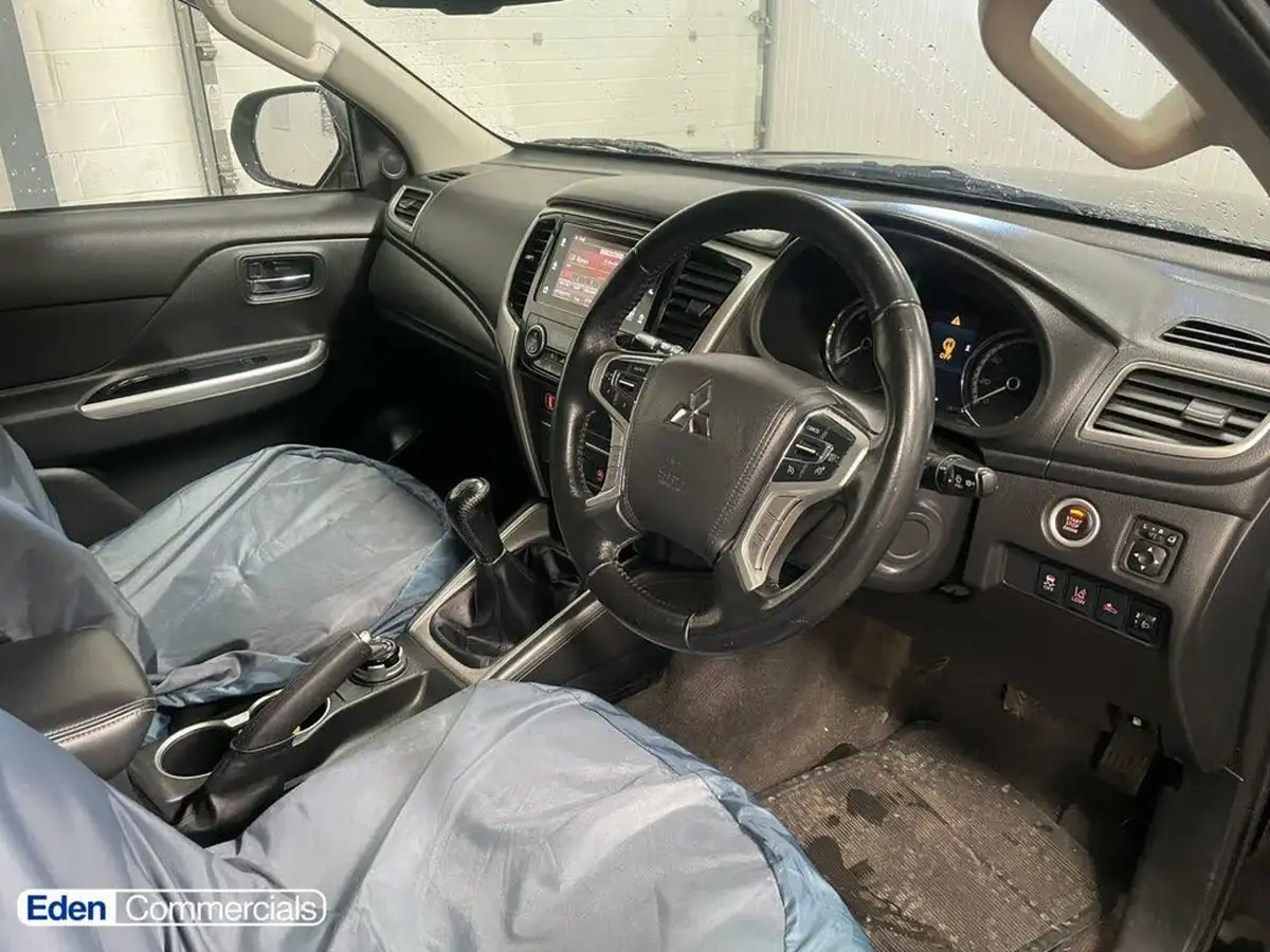 2020-mitsubishi-l200-22di-d-warrior-big-31