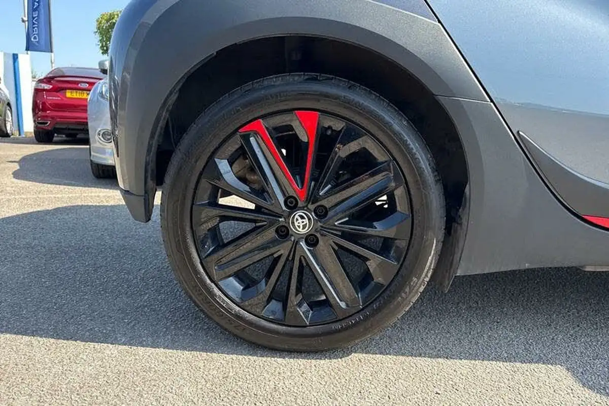 2023-toyota-aygo-x-10-vvt-i-undercover-big-7