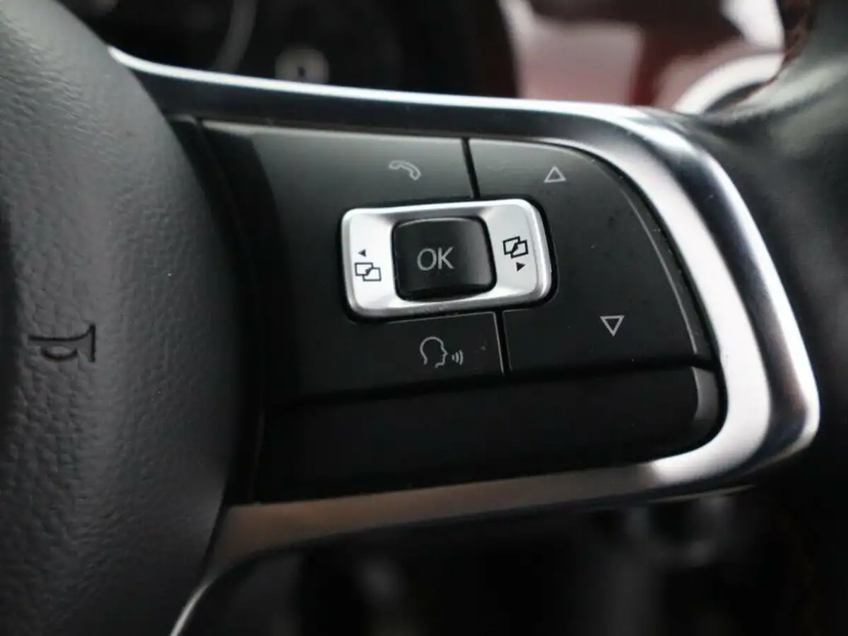2021-volkswagen-up-10-gti-3d-big-17