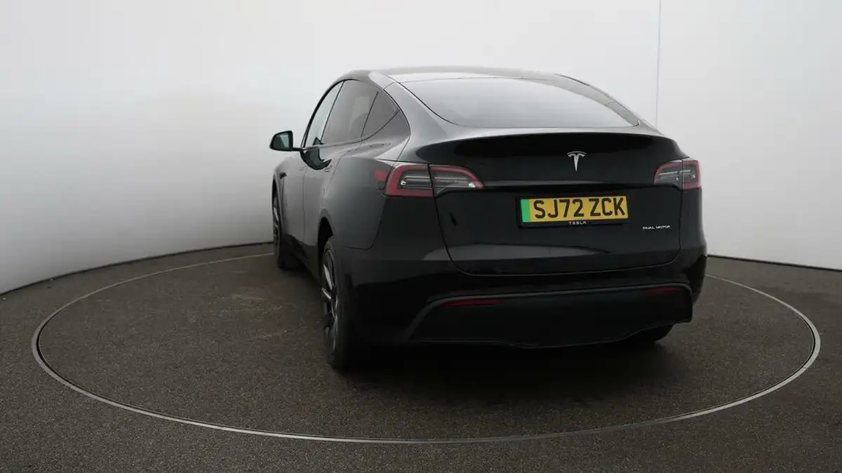 2022-tesla-model-y-e-long-range-big-58
