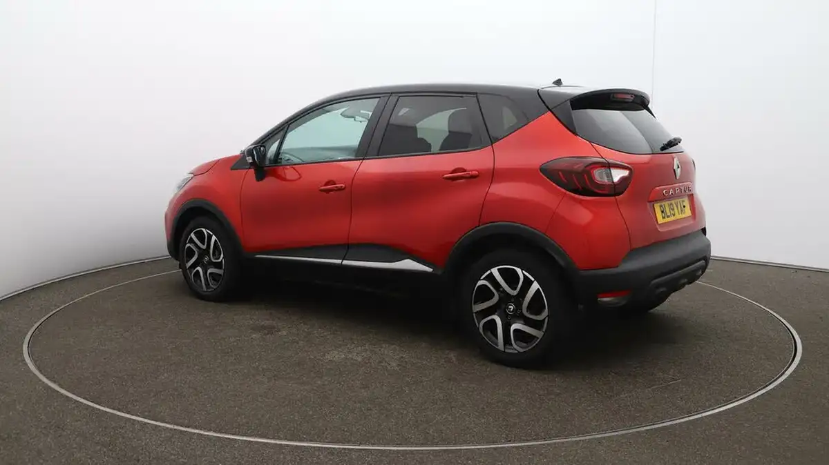 2019-renault-captur-09-tce-iconic-big-32