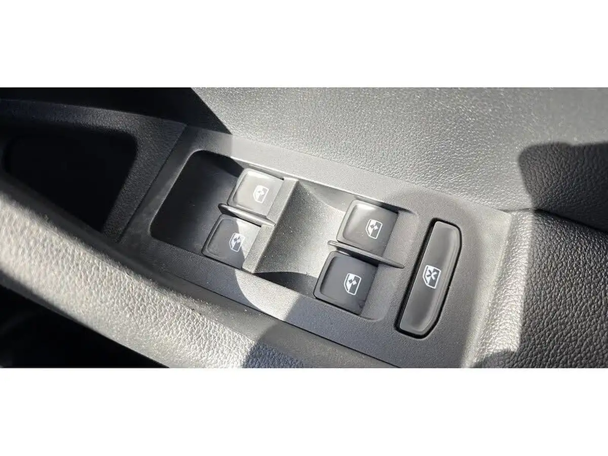 2020-skoda-octavia-16tdi-se-l-estate-big-13