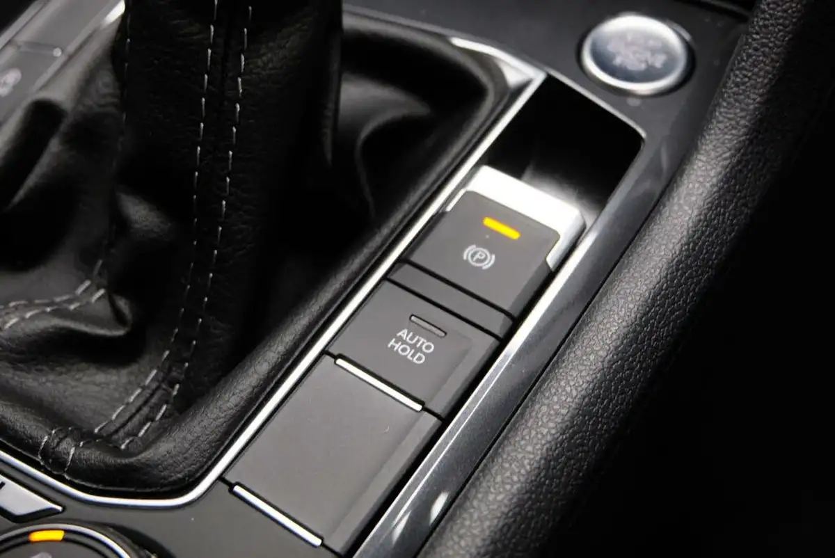 2024-volkswagen-tiguan-allspace-20-tsi-r-line-245ps-evo-big-24