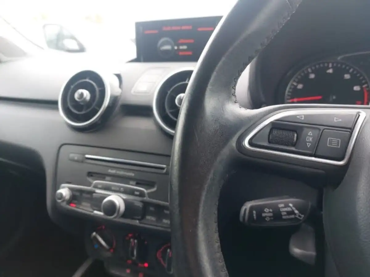 2017-audi-a1-14-tfsi-sportback-5d-big-18