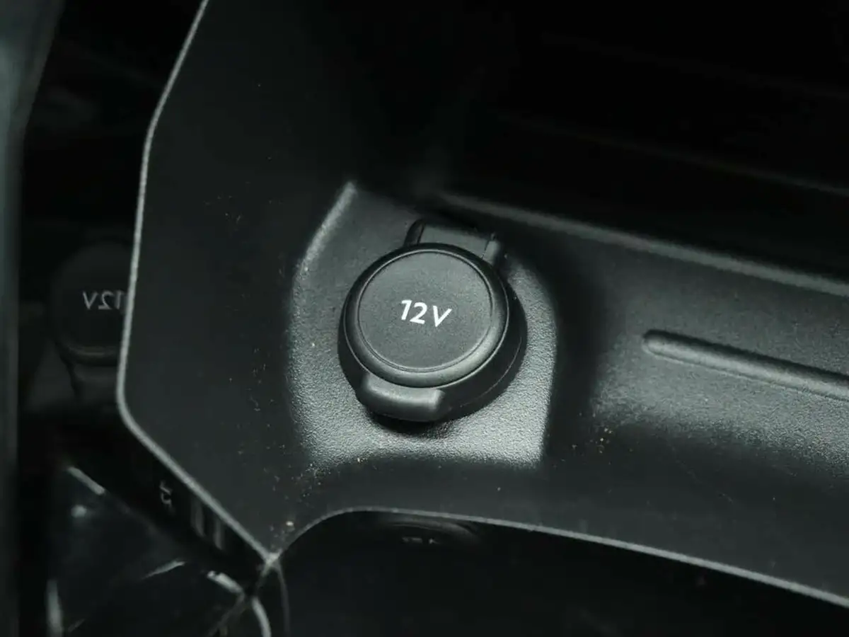 2020-peugeot-208-12-puretech-allure-100bhp-big-48