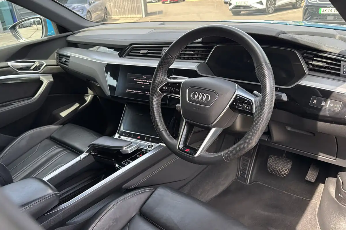 2021-audi-e-tron-55e-s-line-sportback-big-9