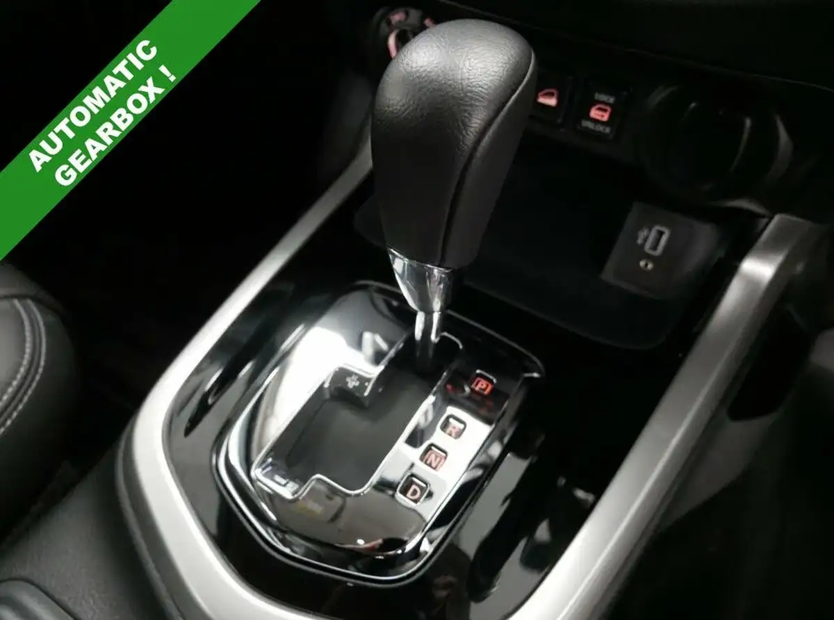 2021-nissan-navara-23dci-tt-tekna-8-navileather-auto-big-17