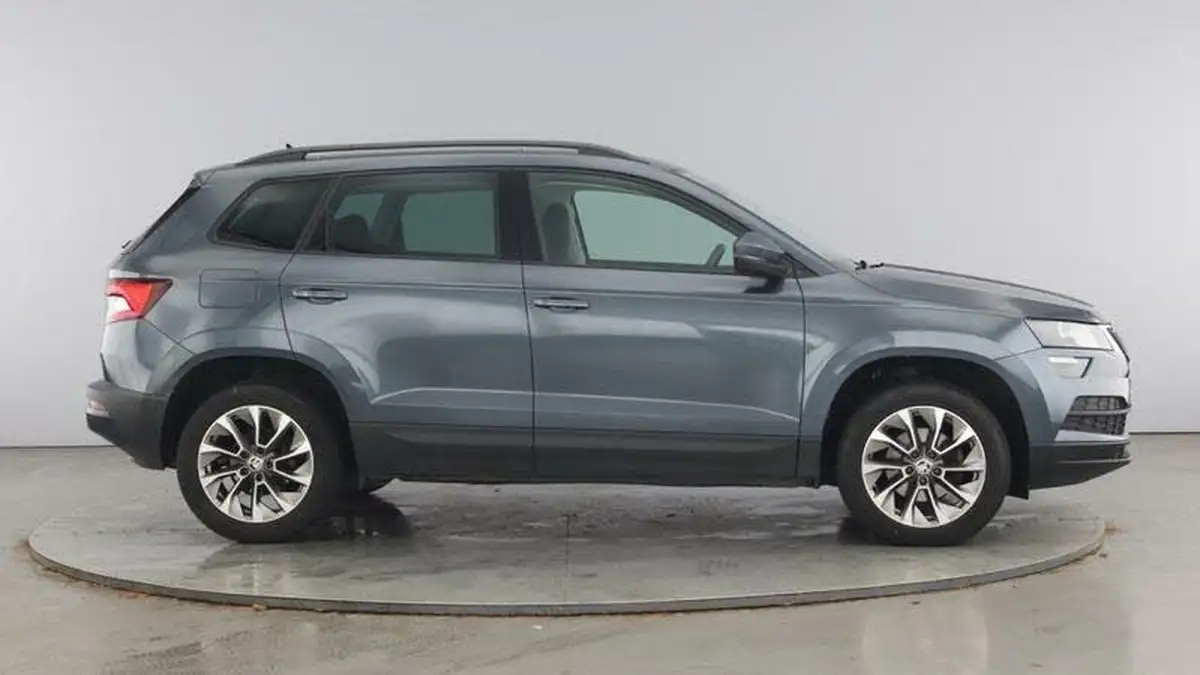 2021-skoda-karoq-15-tsi-se-drive-big-3