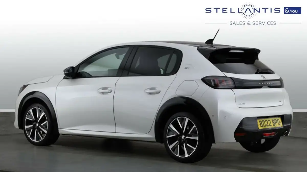 2022-peugeot-208-12-puretech-gt-100bhp-eat8-big-2