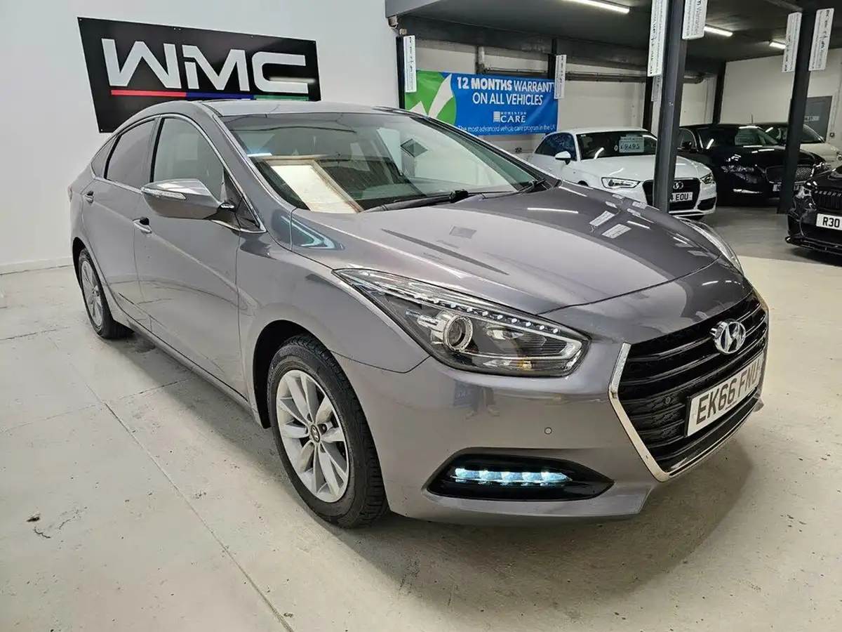 2016-hyundai-i40-17crdi-se-nav-141ps-saloon-4d-big-2