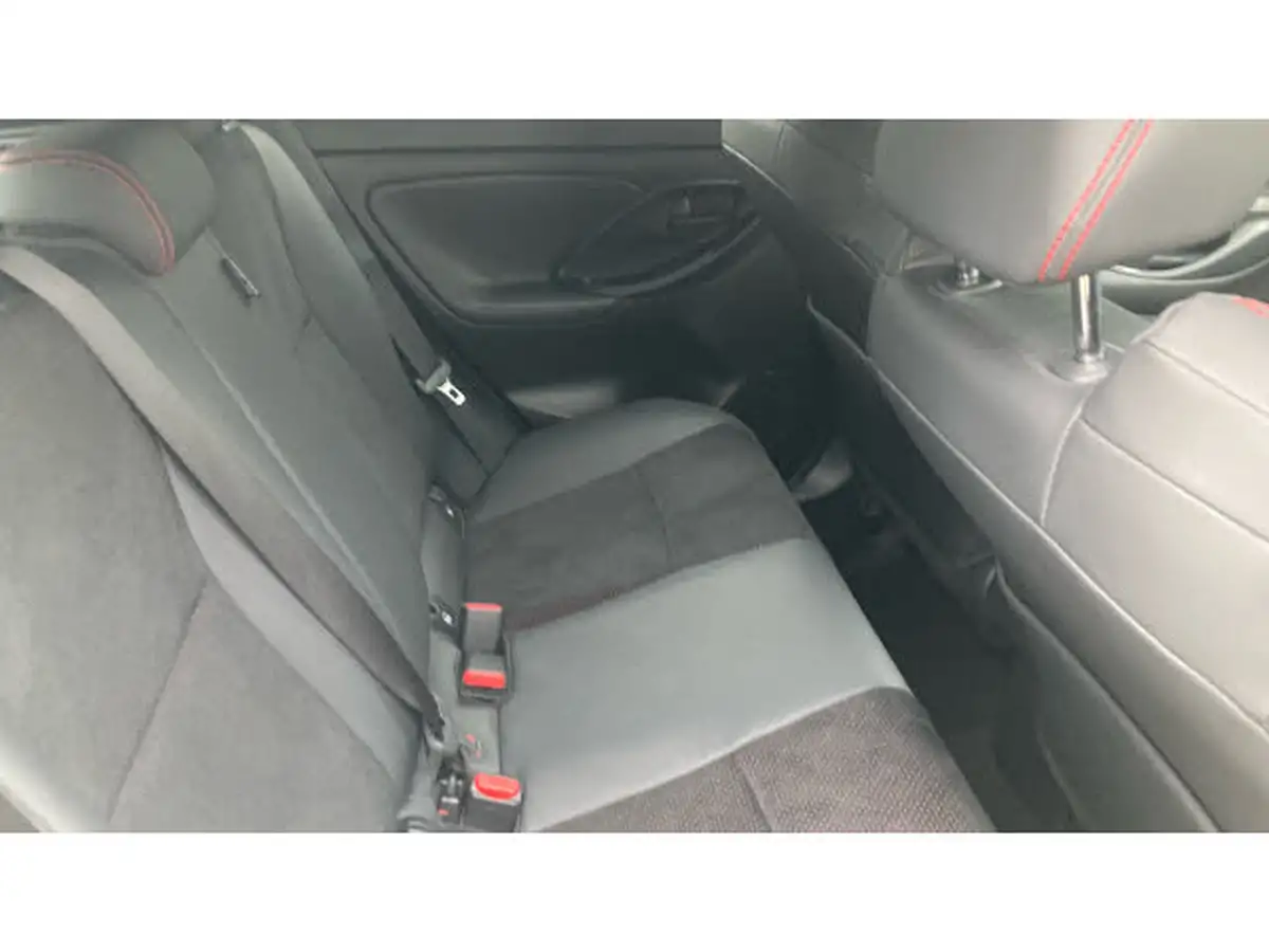 2024-toyota-yaris-cross-15-vvt-i-gr-sport-114bhp-big-11