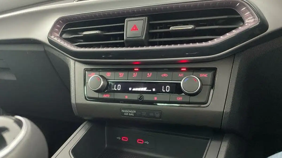2022-seat-ibiza-10-tsi-xcellence-lux-110ps-big-24