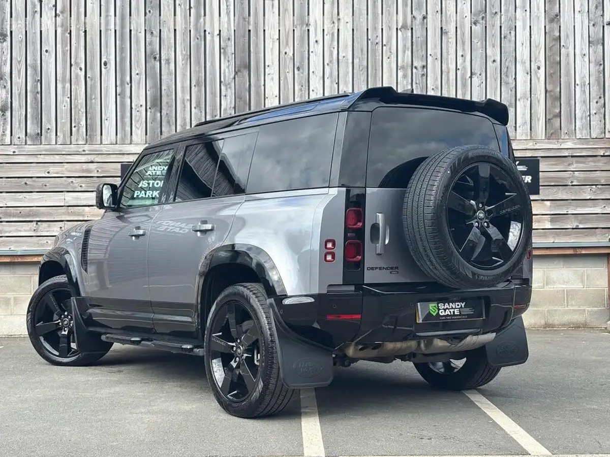 2022-land-rover-110-defender-30-d300-hard-top-hse-110-big-11