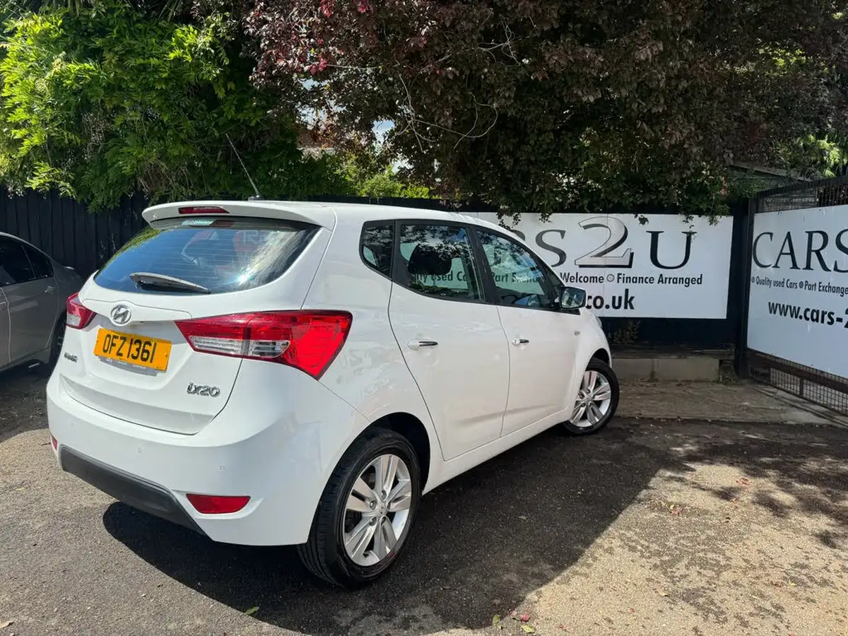 2013-hyundai-ix20-16-active-123bhp-big-10