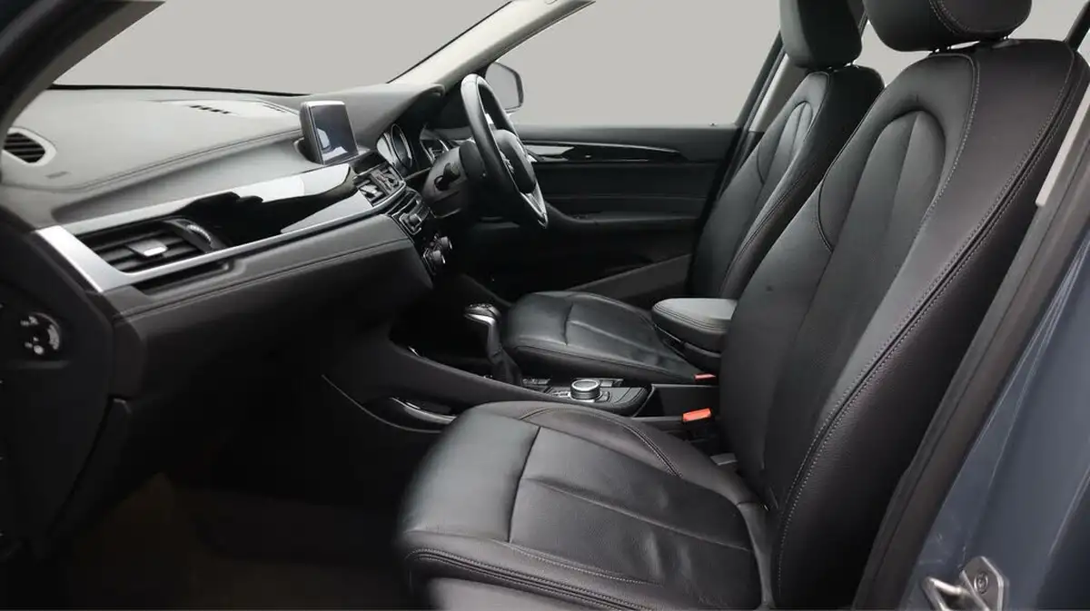 2021-bmw-x1-15-xdrive-25e-phev-xline-big-14