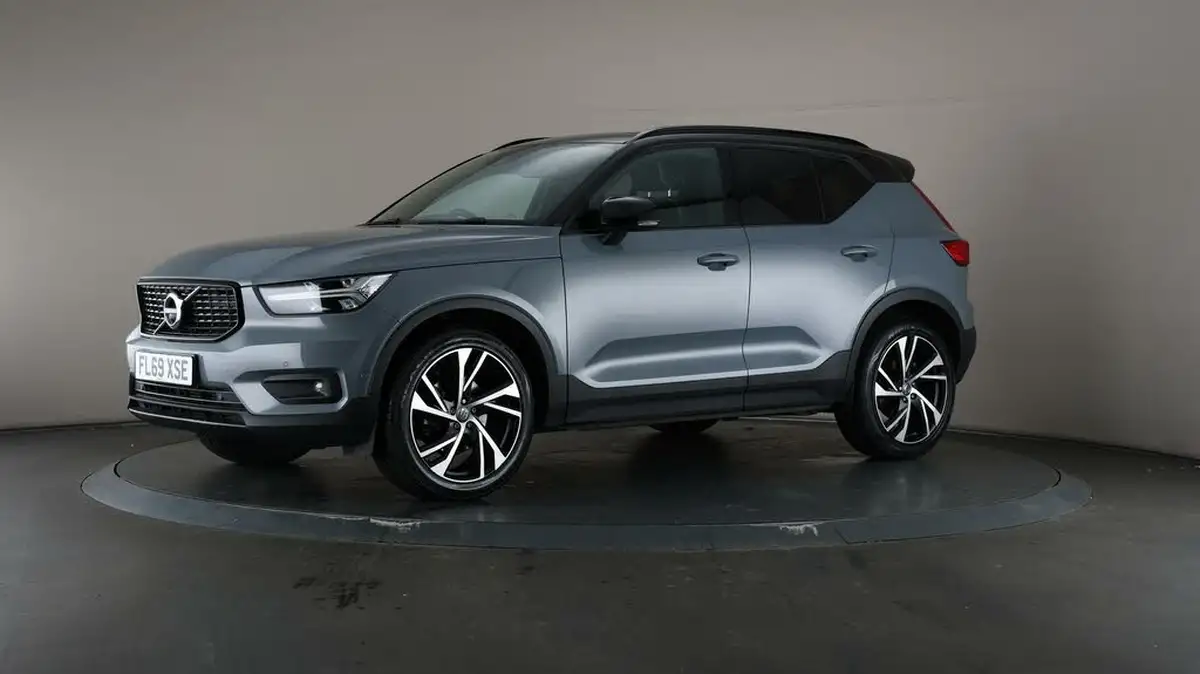 2019-volvo-xc40-20-t5-r-design-big-40