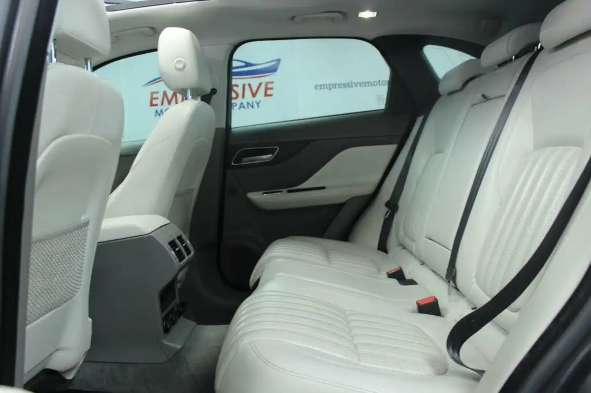 2016-jaguar-f-pace-20-i4d-portfolio-awd-auto-big-8