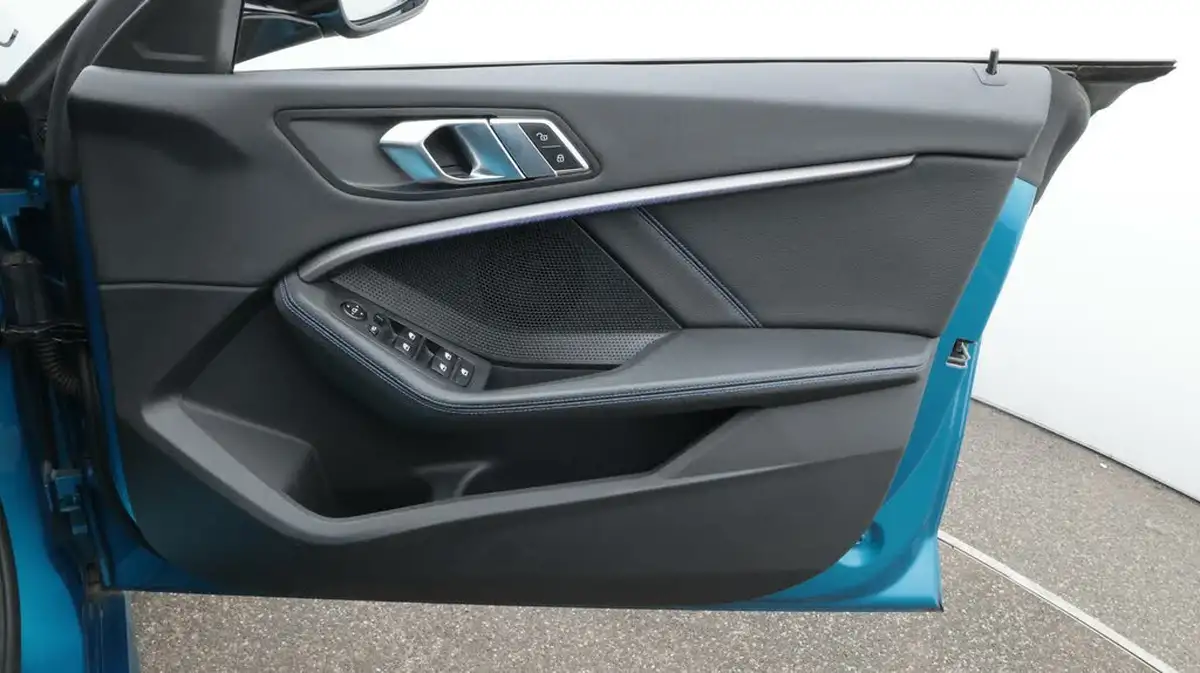 2022-bmw-2-series-15-218i-sport-lcp-coupe-4d-dct-big-15