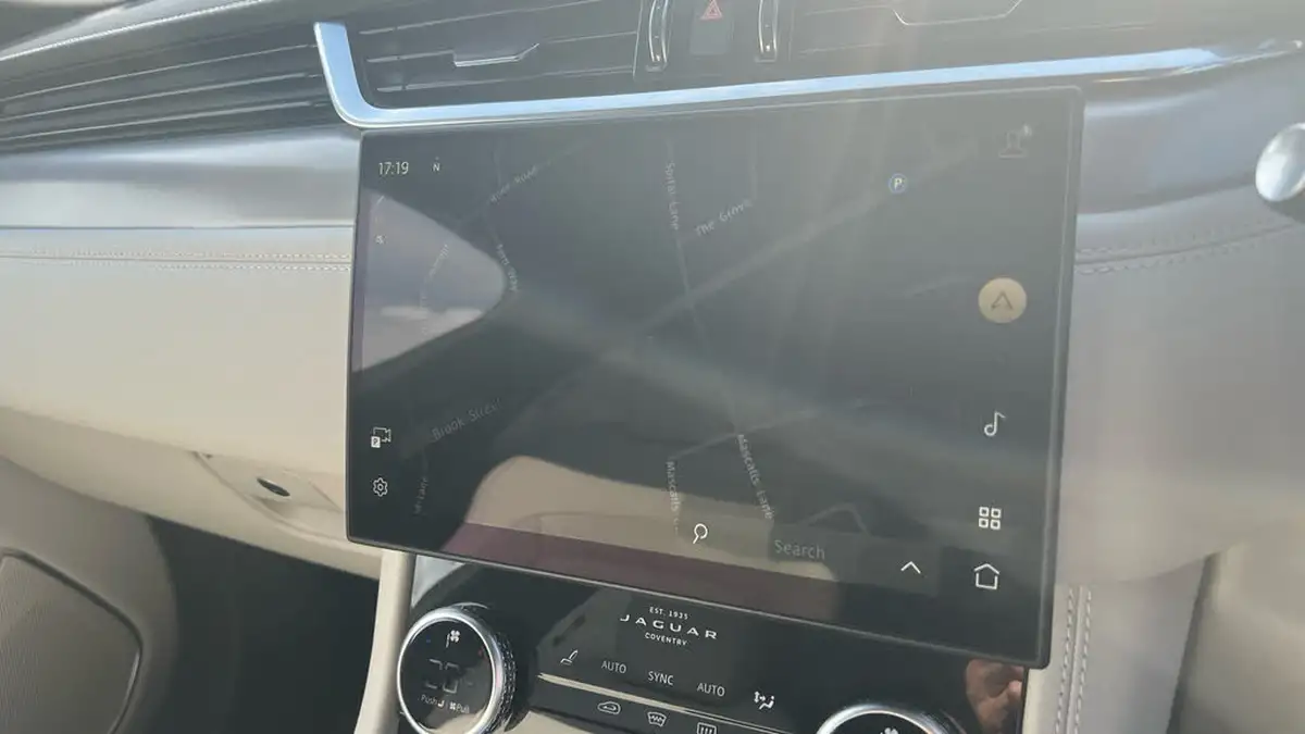 2023-jaguar-f-pace-20-d200-r-dynamic-se-black-big-10
