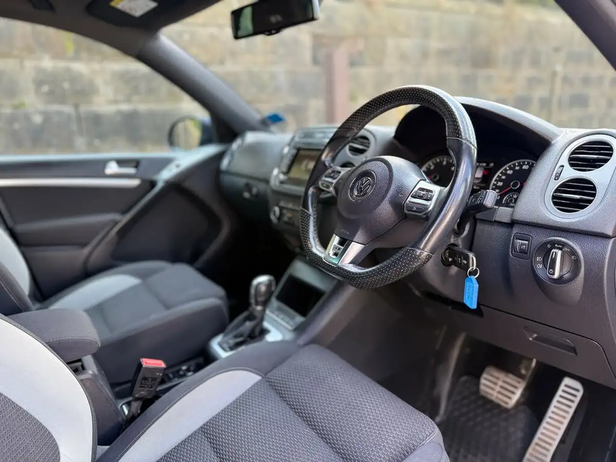 2015-volkswagen-tiguan-20tdi-r-line-140ps-4motion-r-line-bmt-ss-dsg-big-17