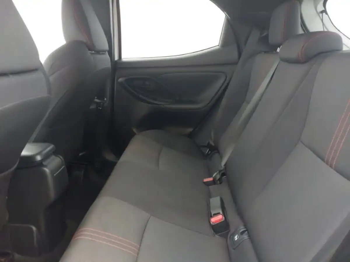 2022-toyota-yaris-15-vvt-i-gr-sport-big-5